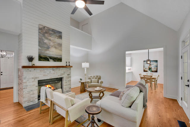 Ranch Staging Project / Cozy, neutral, simplistic was what my client wanted. I asked deeper questions and got... a deep appreciation of art, likes florals but just a little, pops of color are cool, comfort is important, likes to entertain.