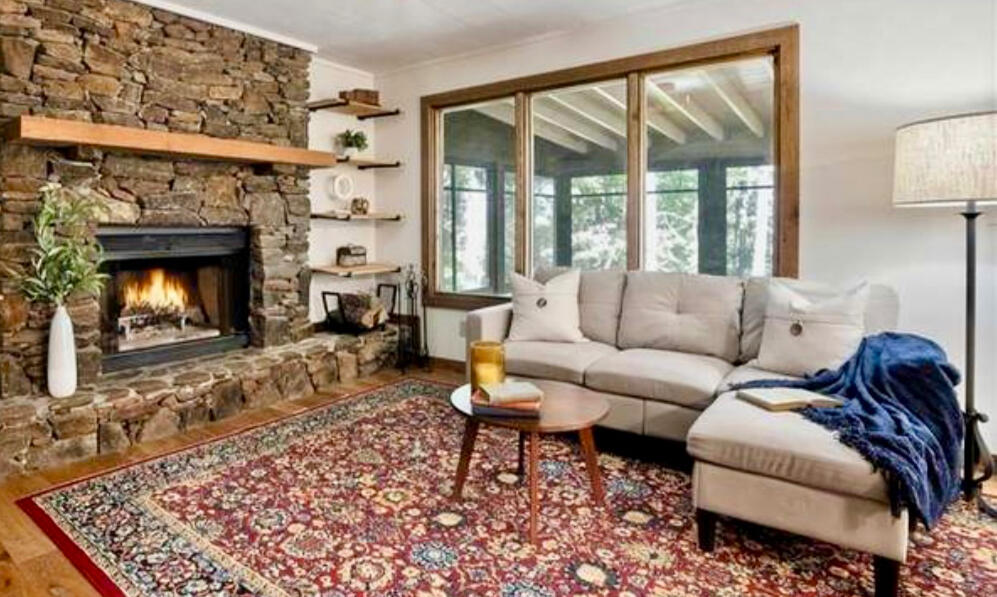 120 Petit Big Canoe Staging Project. Agent: Margot Weatherford EXP Realty. Combination of new & thrifted furnishings.